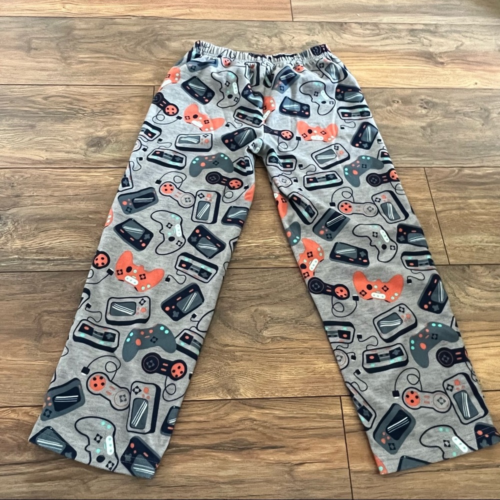 {preloved} Carters Boy’s Gamer Pajamas - Picture 2 of 7
